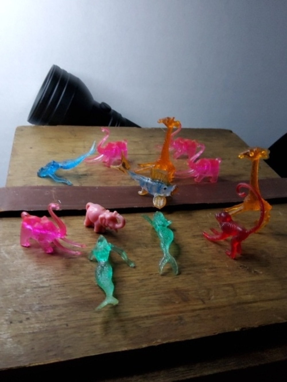 Vintage Plastic Animal Drink Hanger.